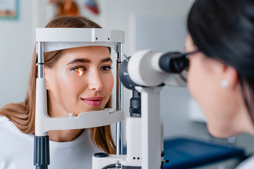 patient receiving eye exam
